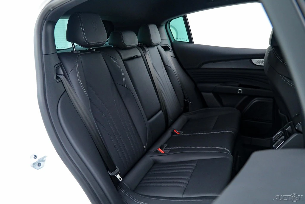 2025 Maserati Grecale - Image 13 of 19