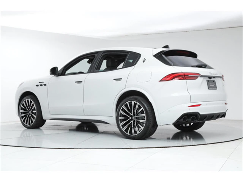 2025 Maserati Grecale - Image 3 of 20