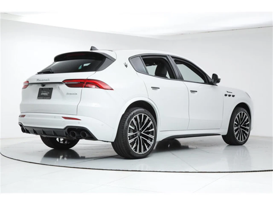 2025 Maserati Grecale - Image 5 of 20