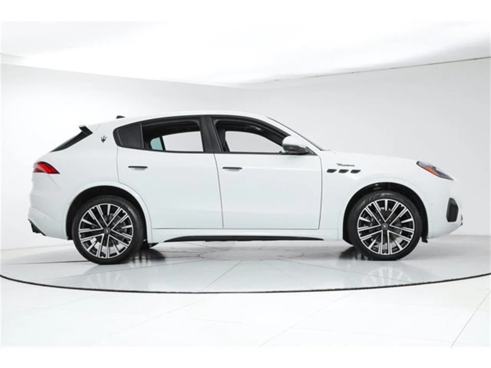 2025 Maserati Grecale - Image 6 of 20