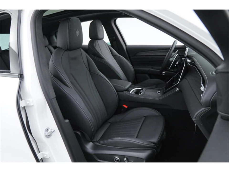 2025 Maserati Grecale - Image 12 of 20
