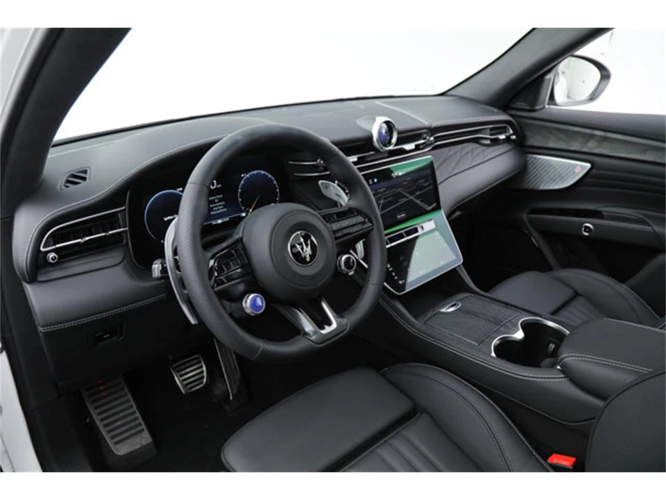 2025 Maserati Grecale - Image 16 of 20