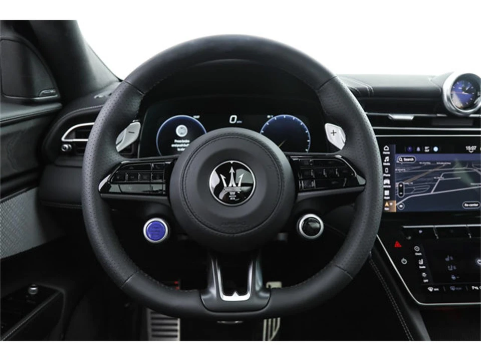 2025 Maserati Grecale - Image 17 of 20