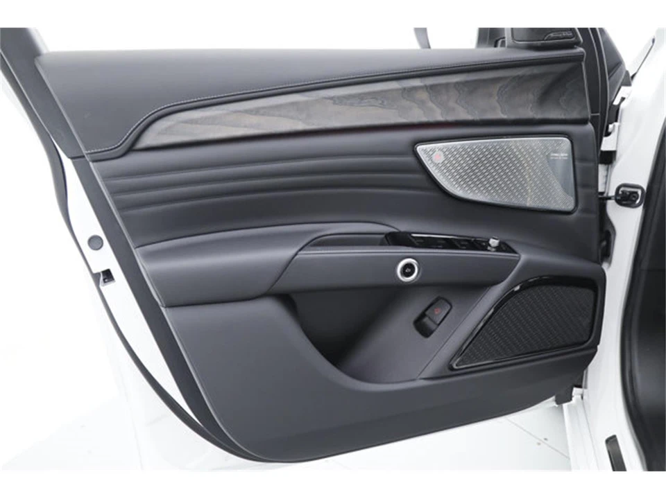 2025 Maserati Grecale - Image 15 of 20