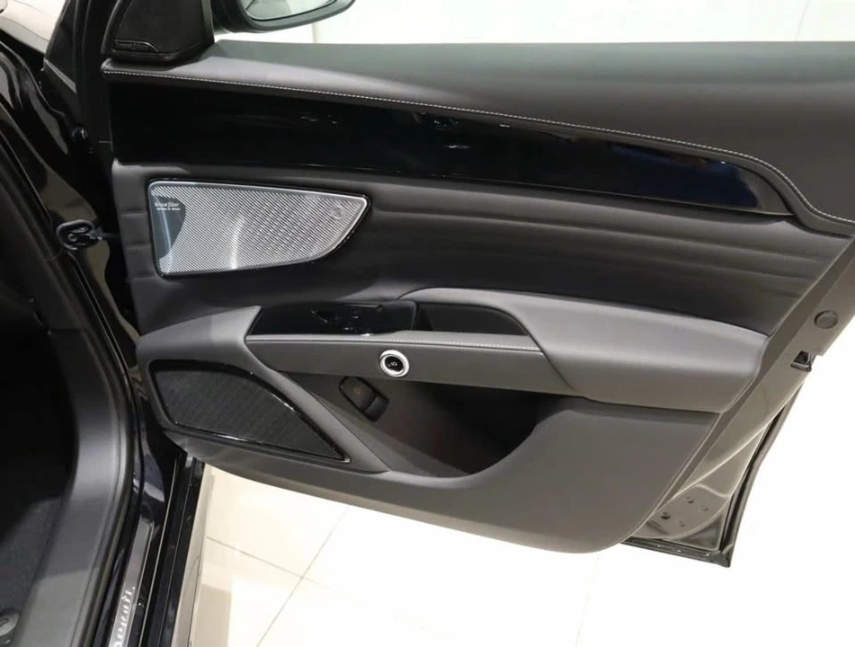 2025 Maserati Grecale - Image 15 of 20
