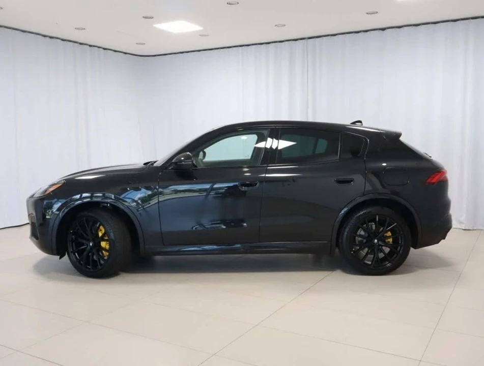2025 Maserati Grecale - Image 2 of 20