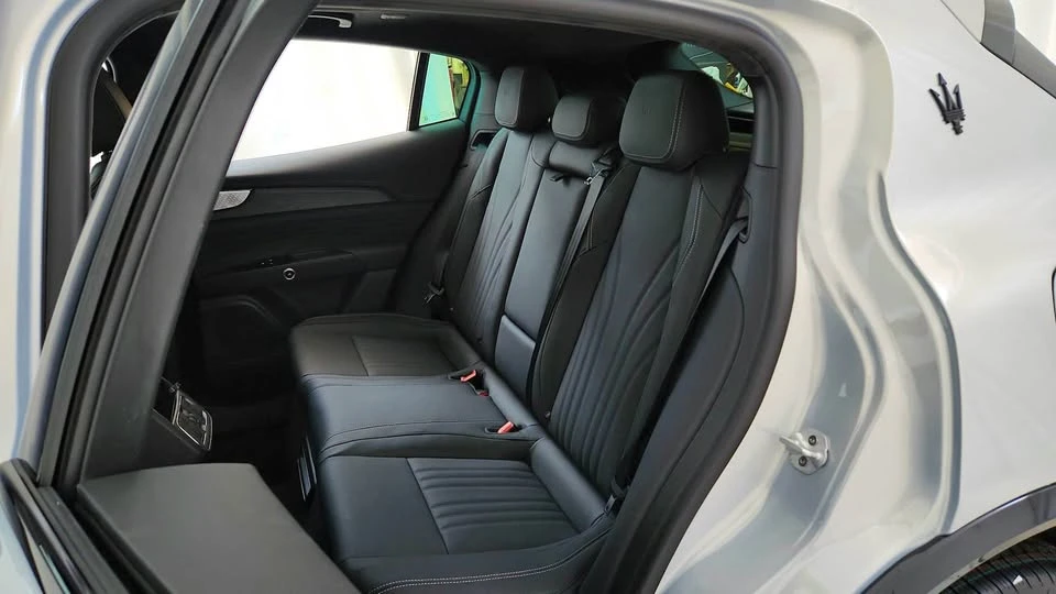 2025 Maserati Grecale - Image 17 of 20