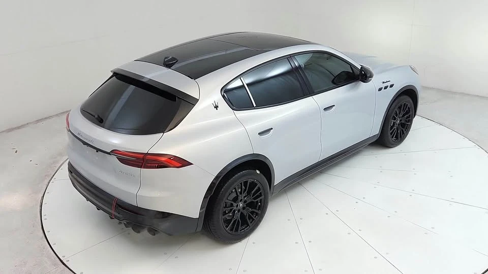 2025 Maserati Grecale - Image 10 of 20