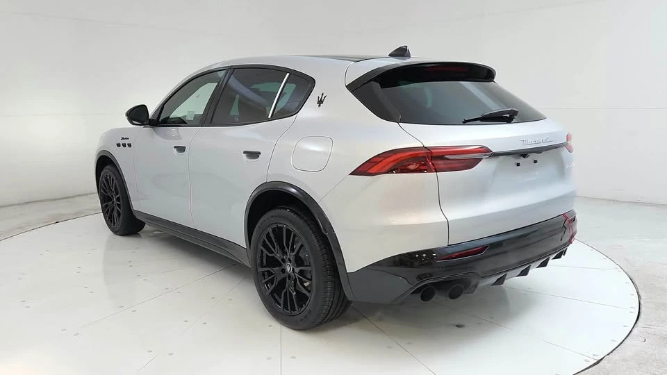 2025 Maserati Grecale - Image 7 of 20