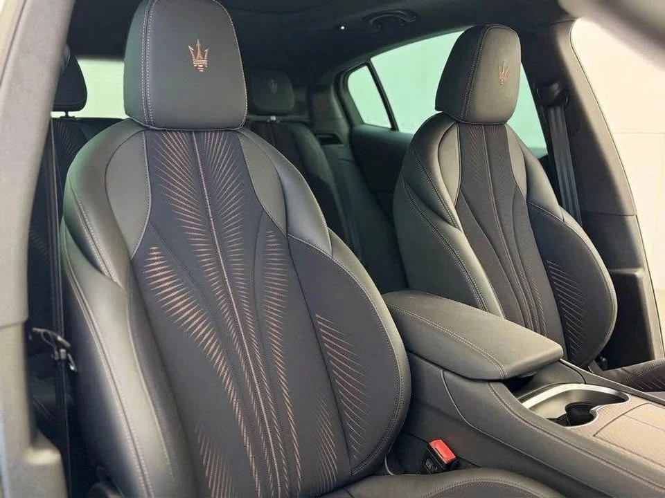2025 Maserati Grecale - Image 5 of 6