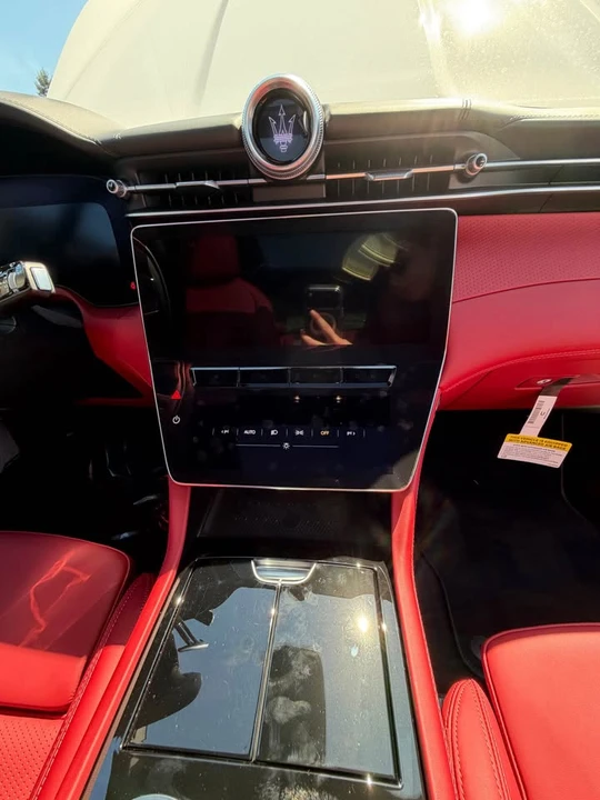 2025 Maserati Grecale - Image 6 of 8