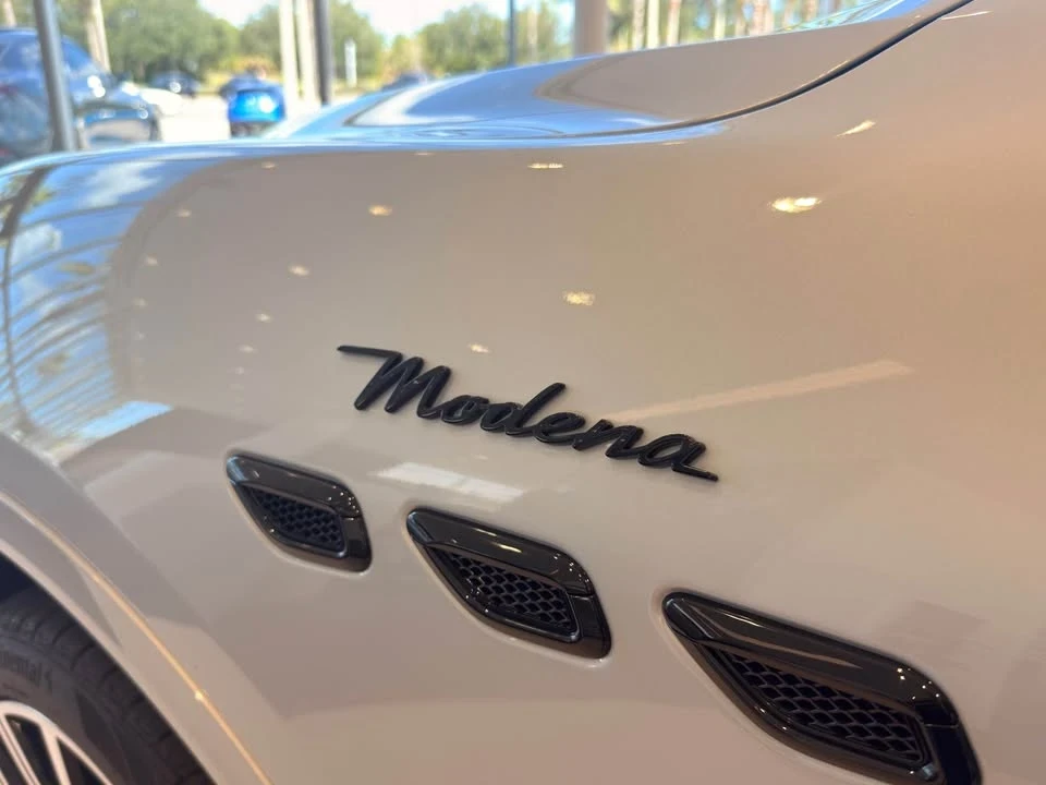 2025 Maserati Grecale - Image 5 of 14
