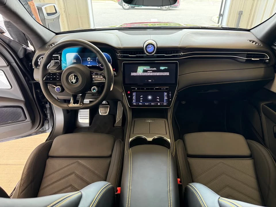 2025 Maserati Grecale - Image 7 of 10