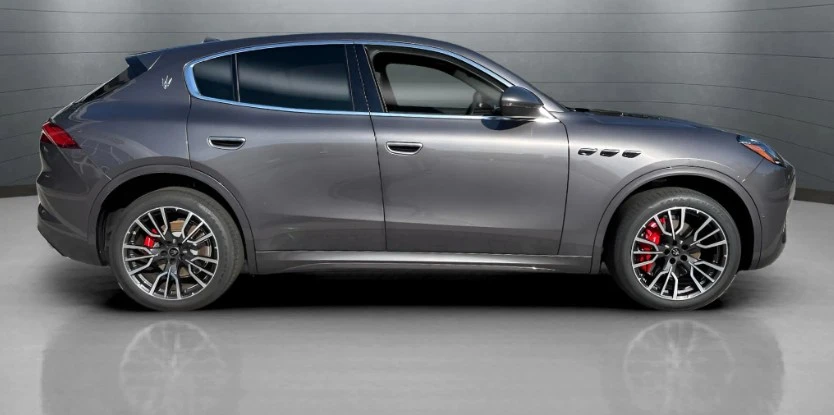 2025 Maserati Grecale - Image 5 of 12
