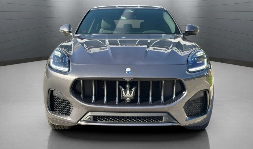 2025 Maserati Grecale - Image 2 of 12
