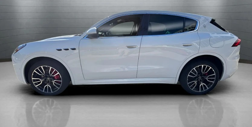 2025 Maserati Grecale - Image 6 of 10