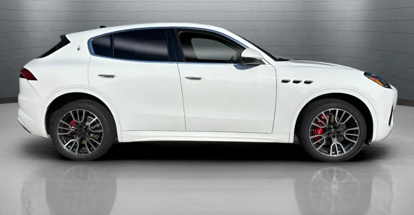 2025 Maserati Grecale - Image 4 of 10