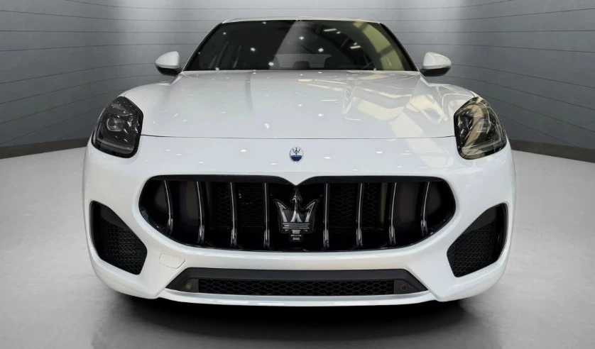 2025 Maserati Grecale - Image 2 of 11