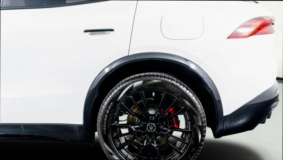 2025 Maserati Grecale - Image 14 of 15