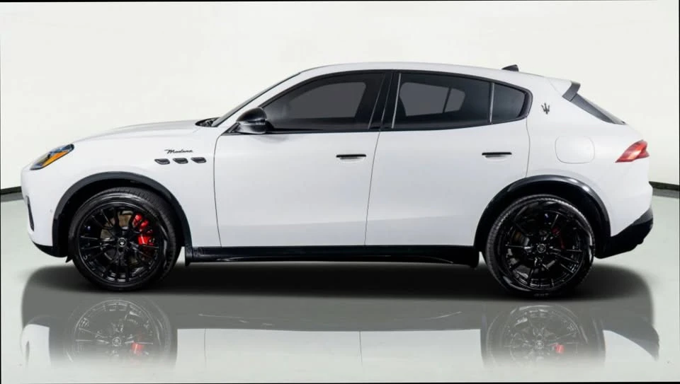 2025 Maserati Grecale - Image 13 of 15