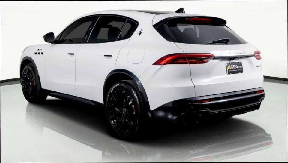 2025 Maserati Grecale - Image 12 of 15