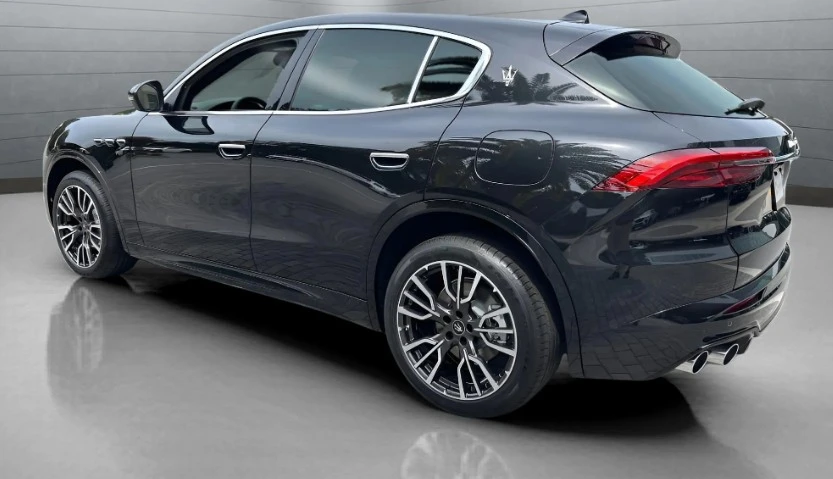 2025 Maserati Grecale - Image 5 of 11