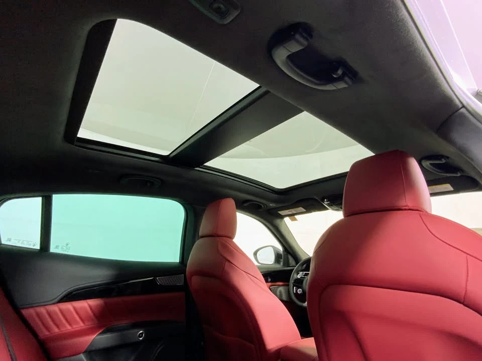 2025 Maserati Grecale - Image 16 of 20