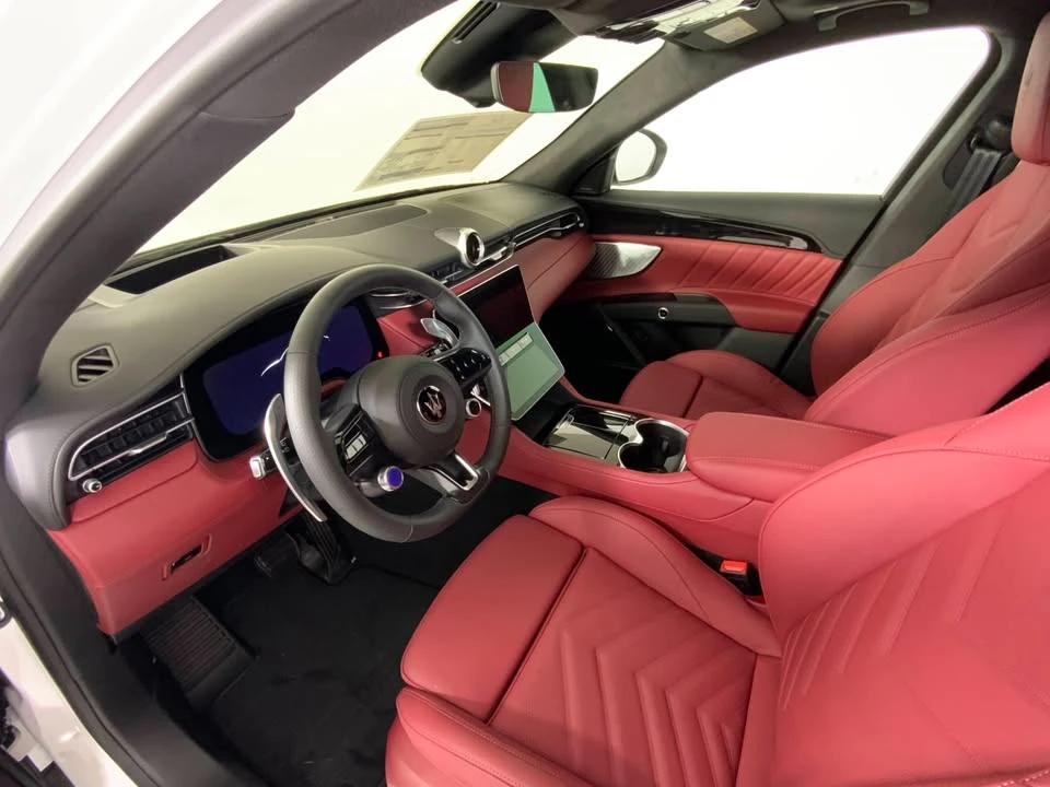 2025 Maserati Grecale - Image 10 of 20