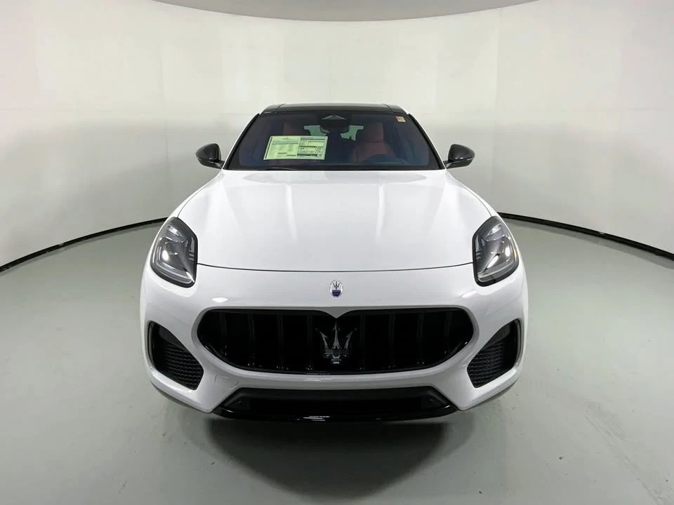 2025 Maserati Grecale - Image 8 of 20