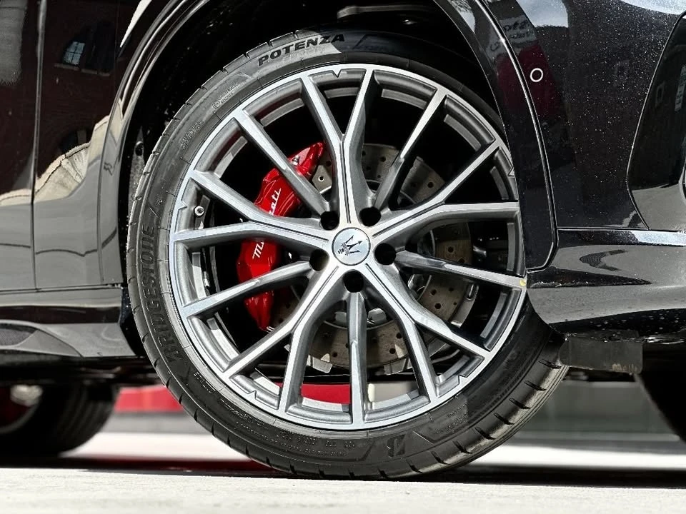 2025 Maserati Grecale - Image 6 of 12