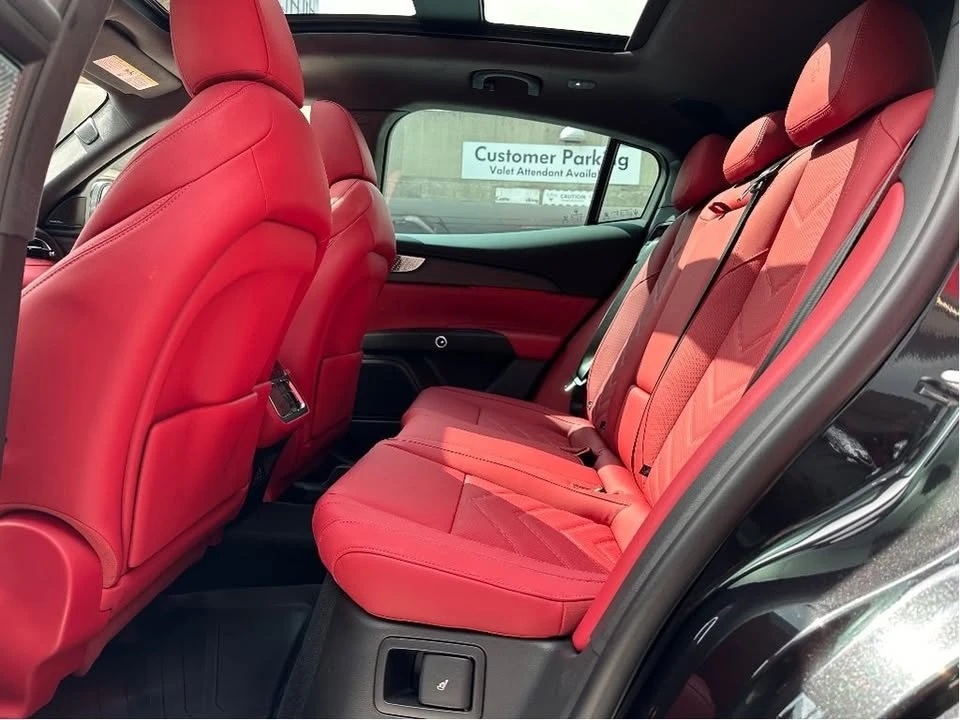 2025 Maserati Grecale - Image 8 of 12