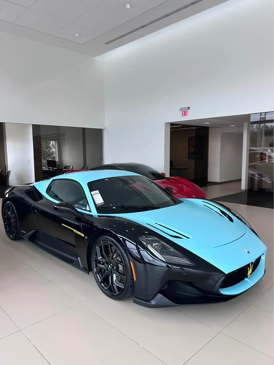 2025 Maserati MC20 - Image 2 of 5