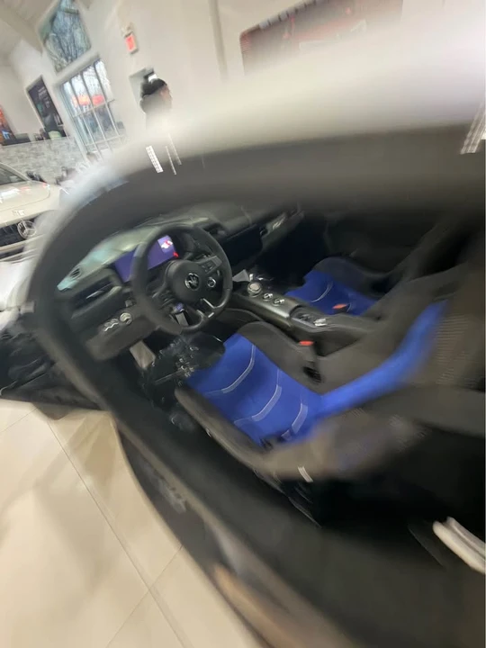 2025 Maserati MC20 - Image 8 of 8