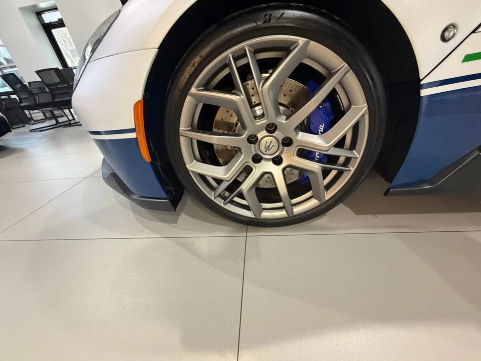 2025 Maserati MC20 - Image 7 of 8