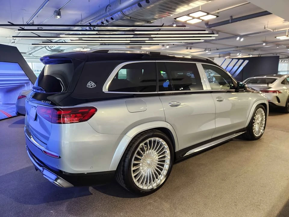 2025 Maybach - Image 5 of 12