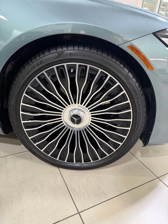 2025 Maybach - Image 3 of 19