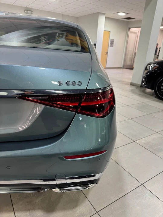 2025 Maybach - Image 8 of 19