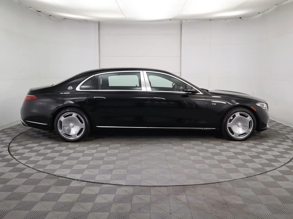 2025 Maybach - Image 3 of 16