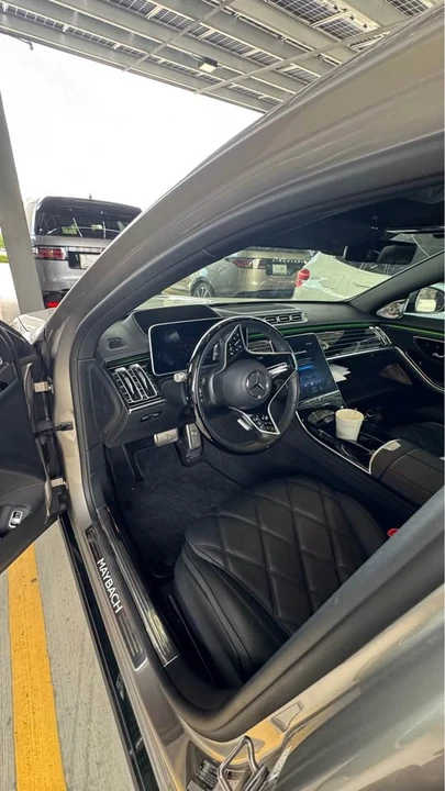 2025 Maybach - Image 4 of 8