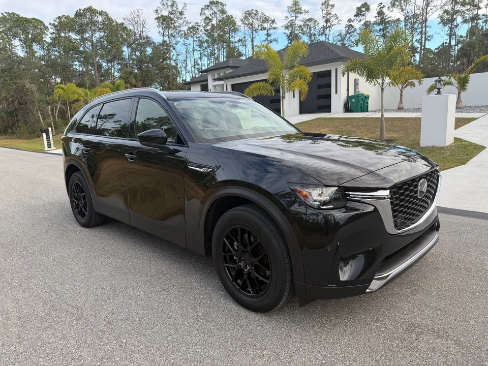 2025 Mazda CX-90 - Image 2 of 16