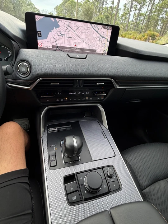 2025 Mazda CX-90 - Image 10 of 16