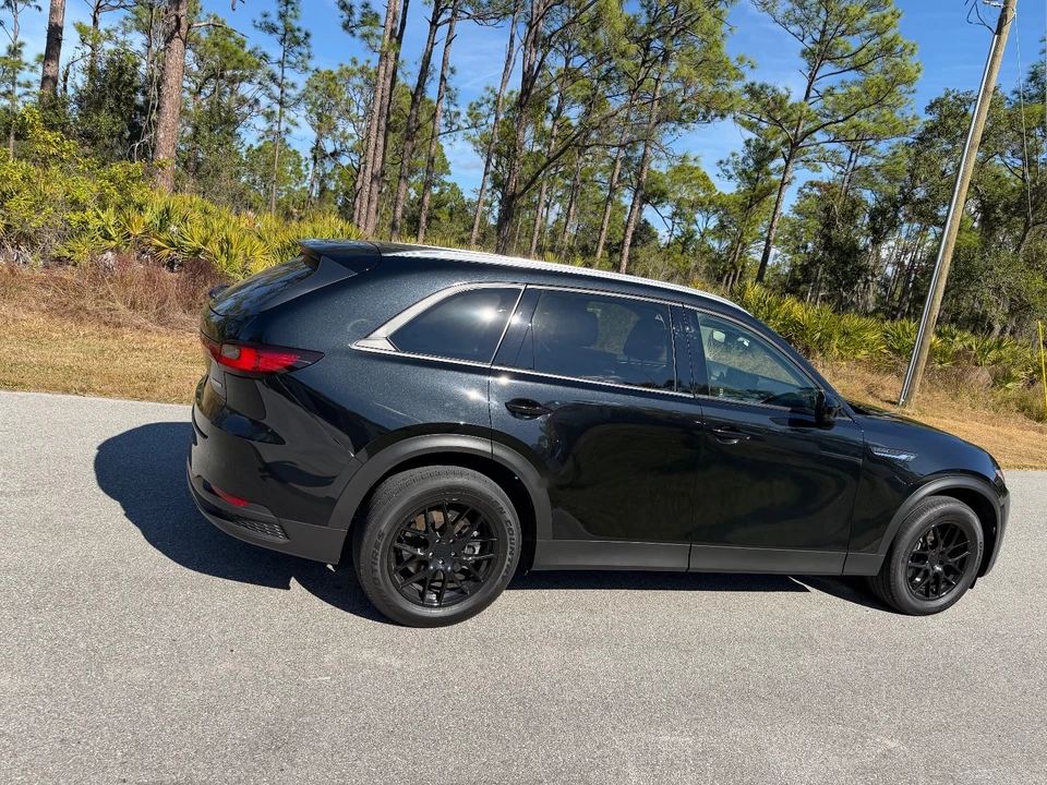 2025 Mazda CX-90 - Image 15 of 16