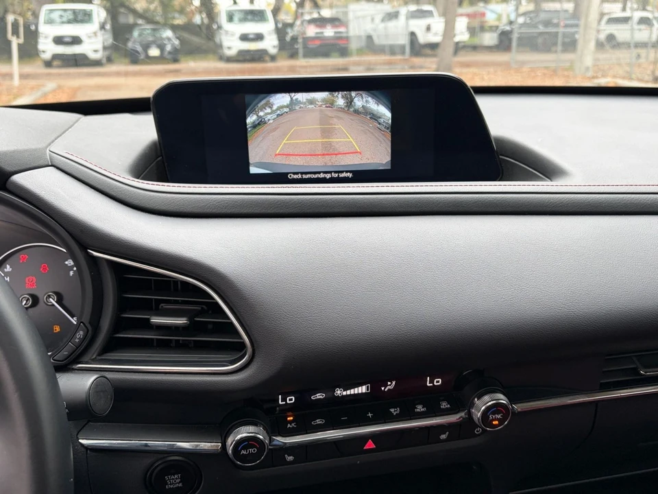 2025 Mazda CX-30 - Image 17 of 31