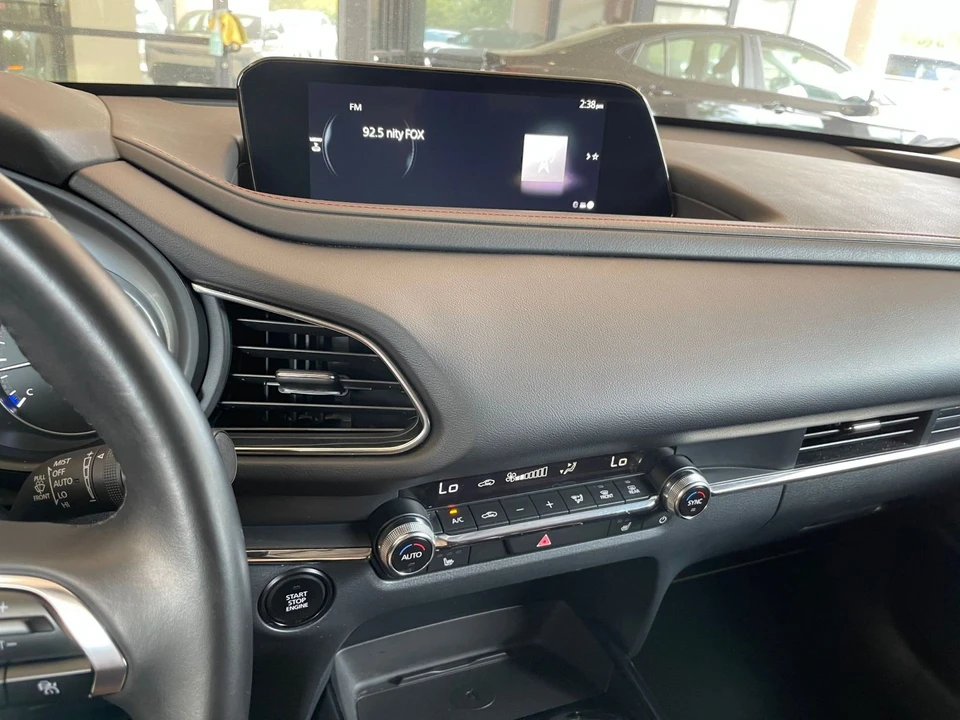 2025 Mazda CX-30 - Image 14 of 31