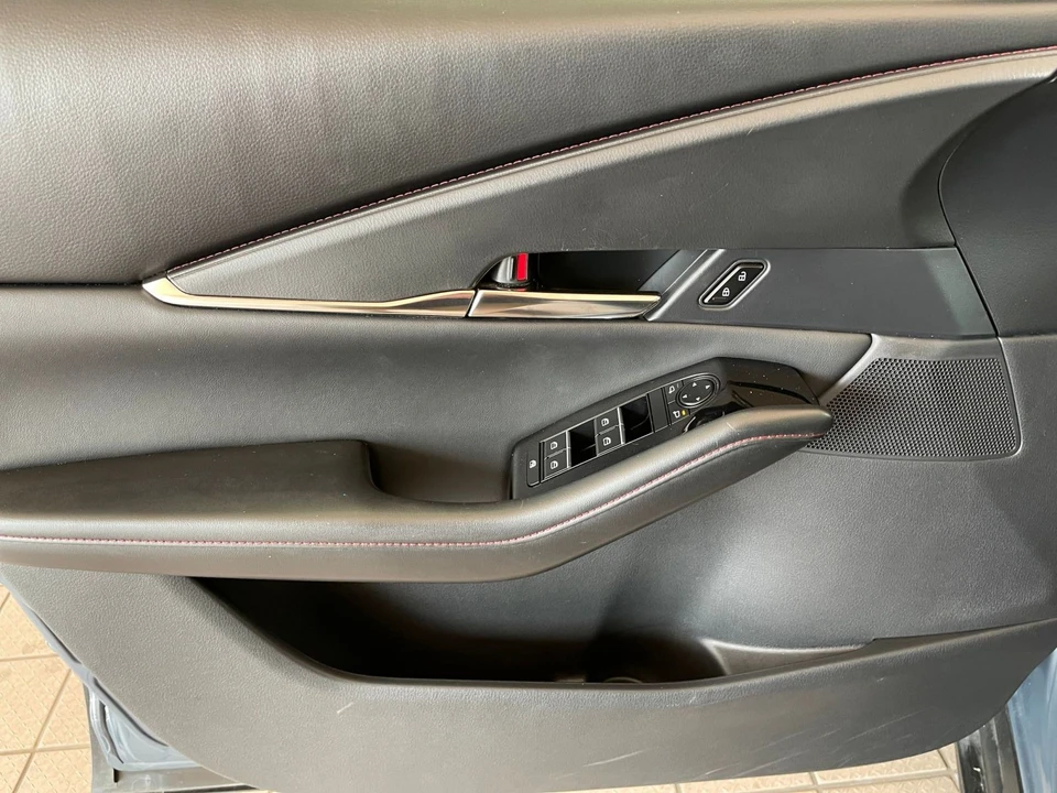 2025 Mazda CX-30 - Image 15 of 31