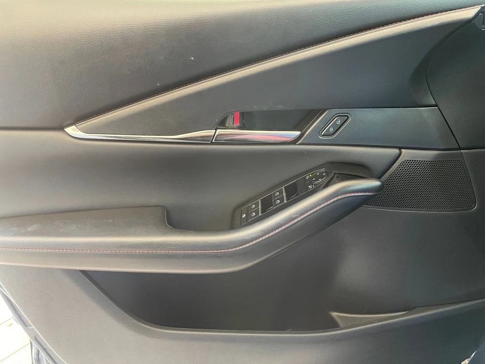2025 Mazda CX-30 - Image 15 of 31