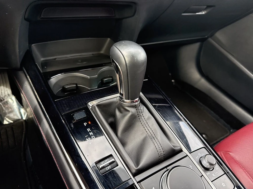 2025 Mazda CX-30 - Image 19 of 31