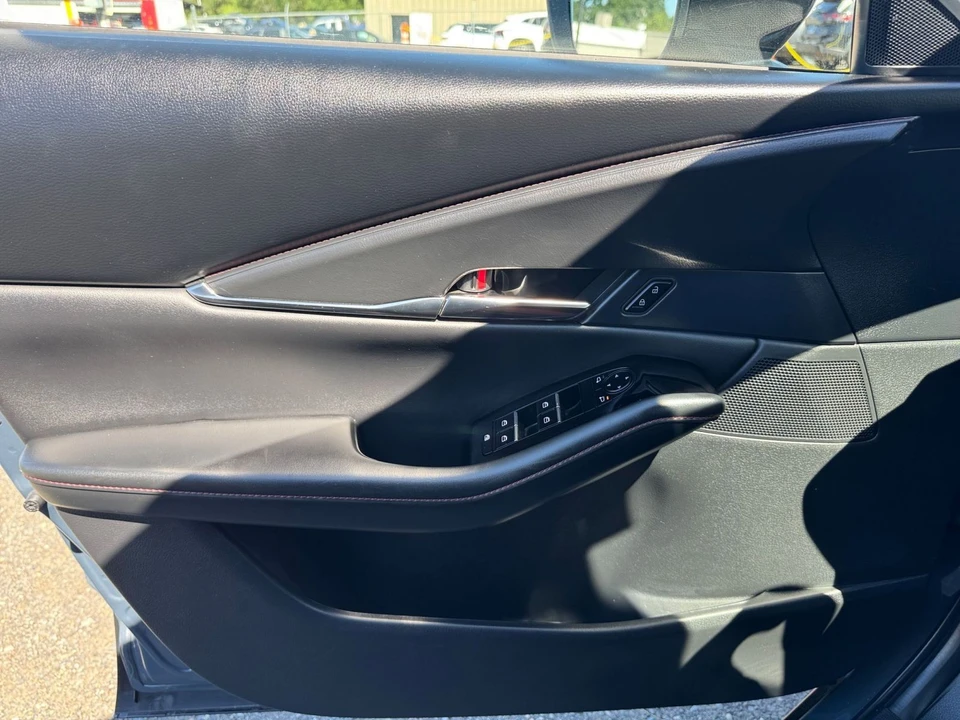 2025 Mazda CX-30 - Image 15 of 31