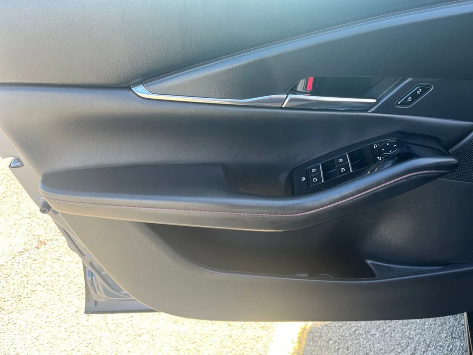 2025 Mazda CX-30 - Image 17 of 31