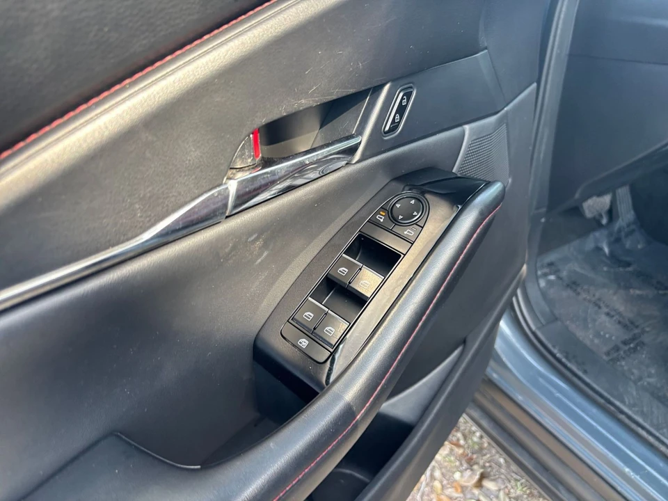 2025 Mazda CX-30 - Image 17 of 31